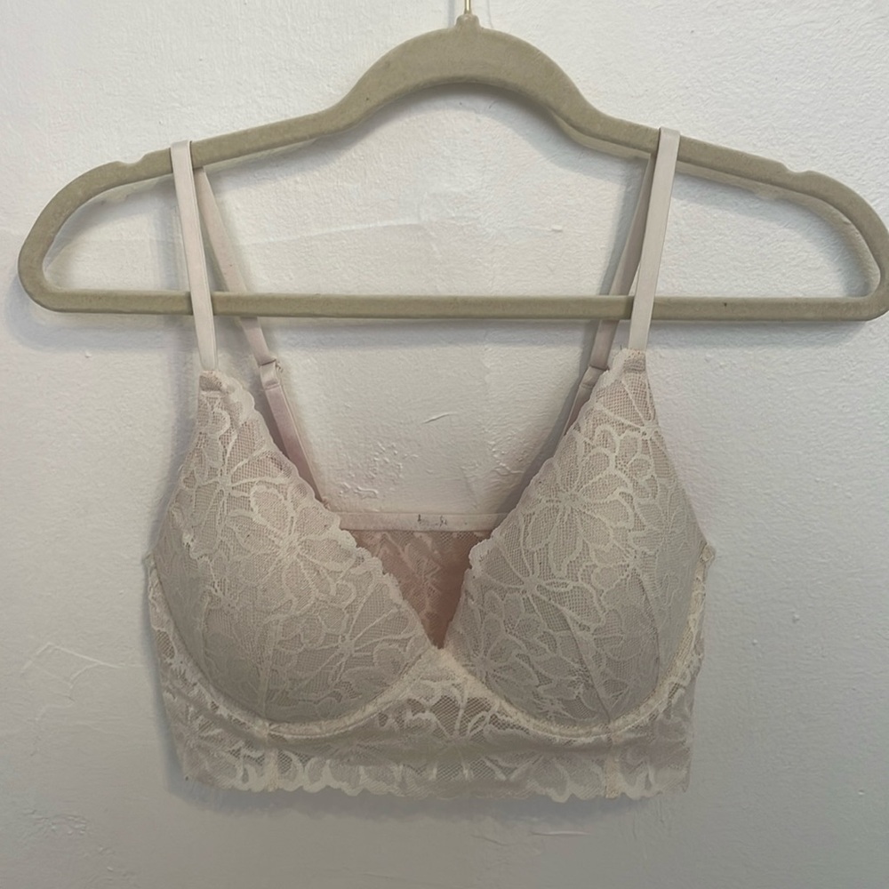 PINK Victoria’s Secret White Lace Push-up Bralette (M)